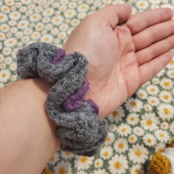 Hamemade Scrunchies - Picture 10 of 11
